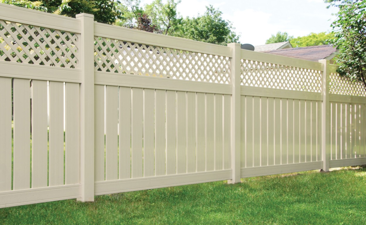 Low-maintenance aluminum fencing in Muncie, IN